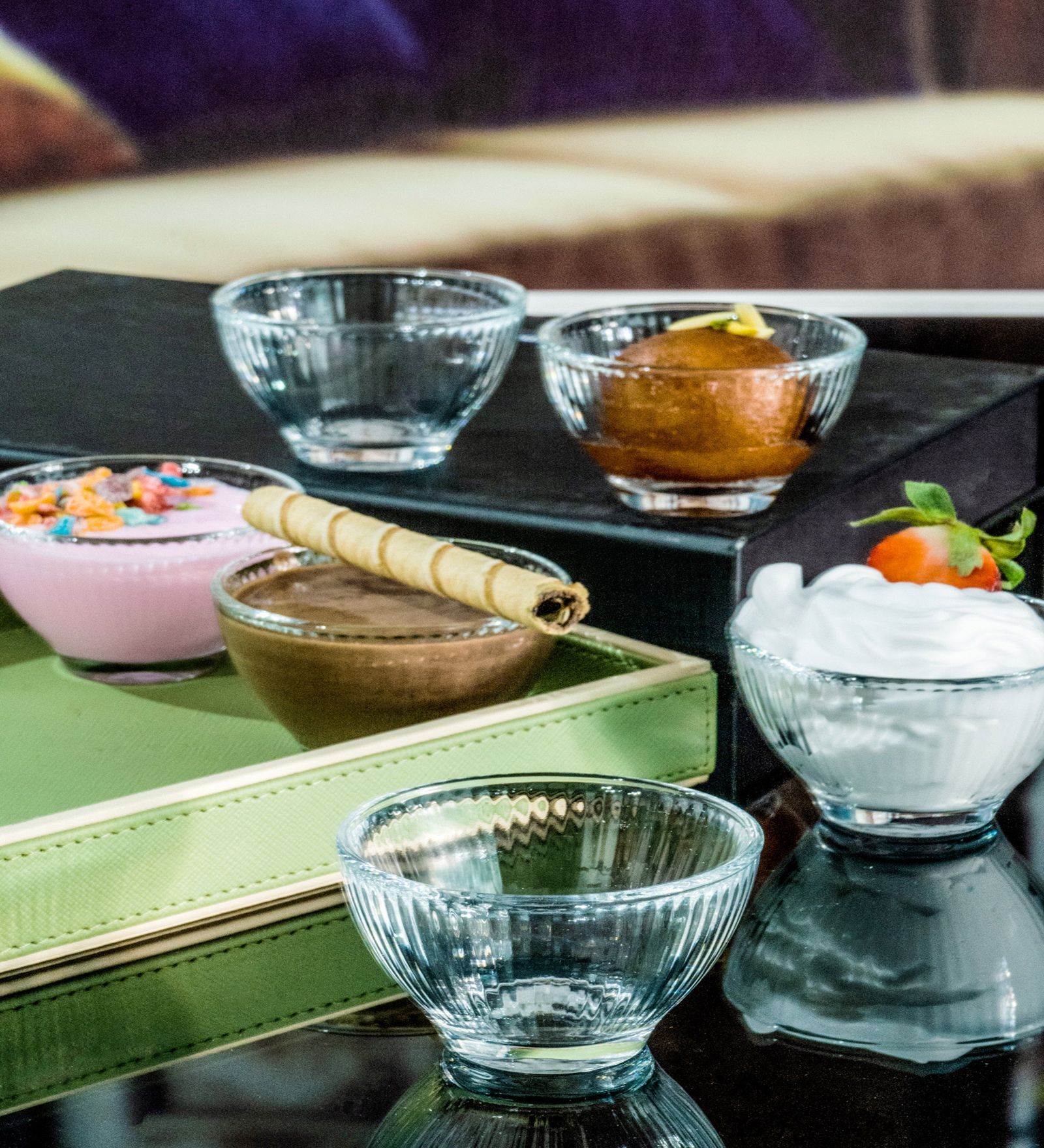 Serene Glass Serving Bowl (Set of 2)