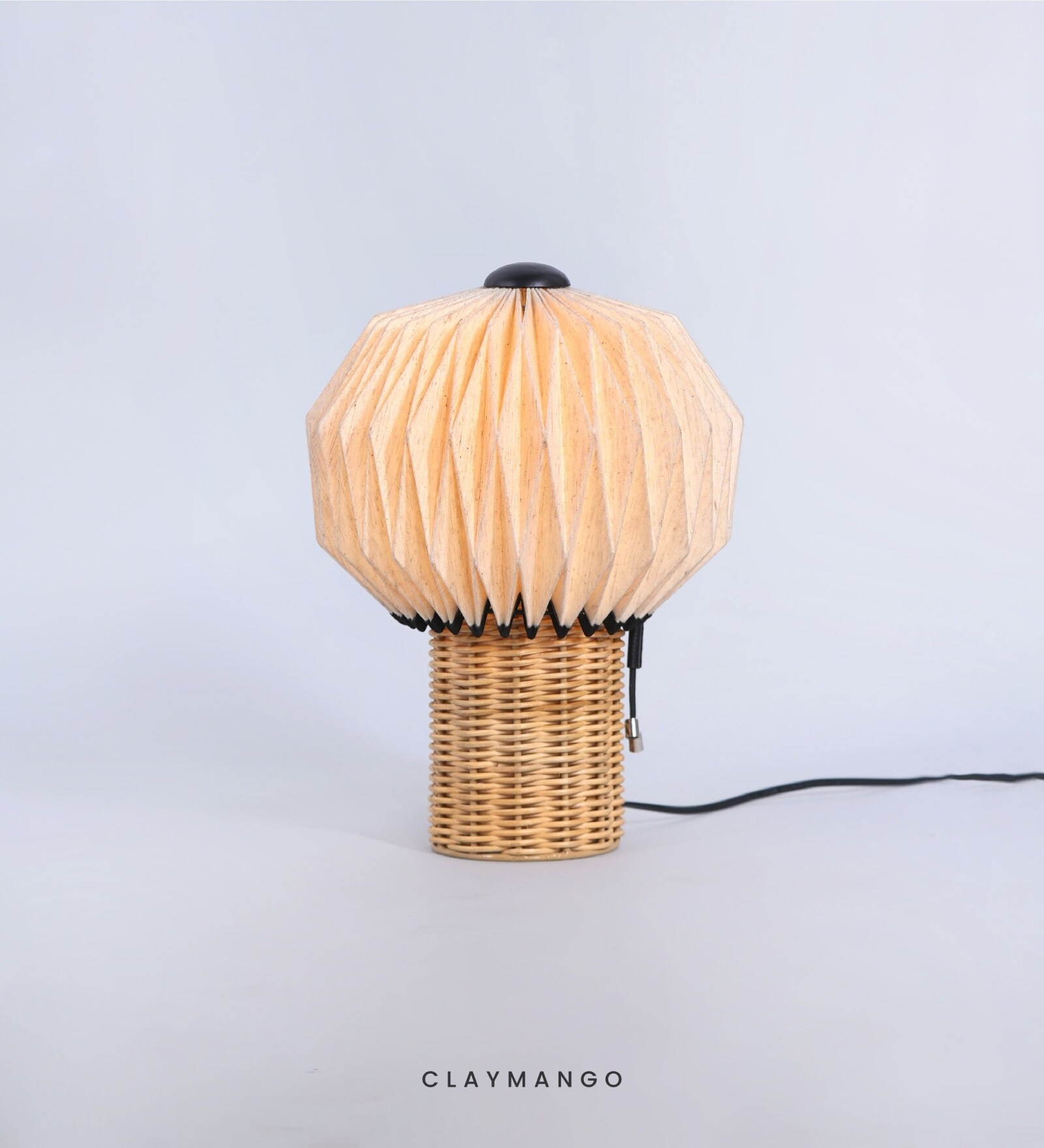 Clove table lamp
