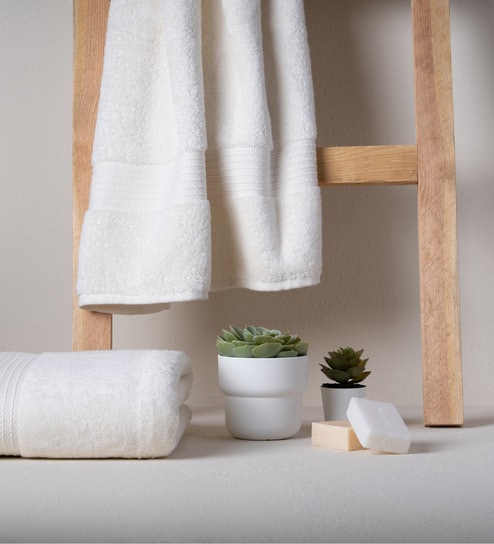 Cloud Dancer 100% Organic Cotton Solid 650 GSM Bath Towel Pack of 1