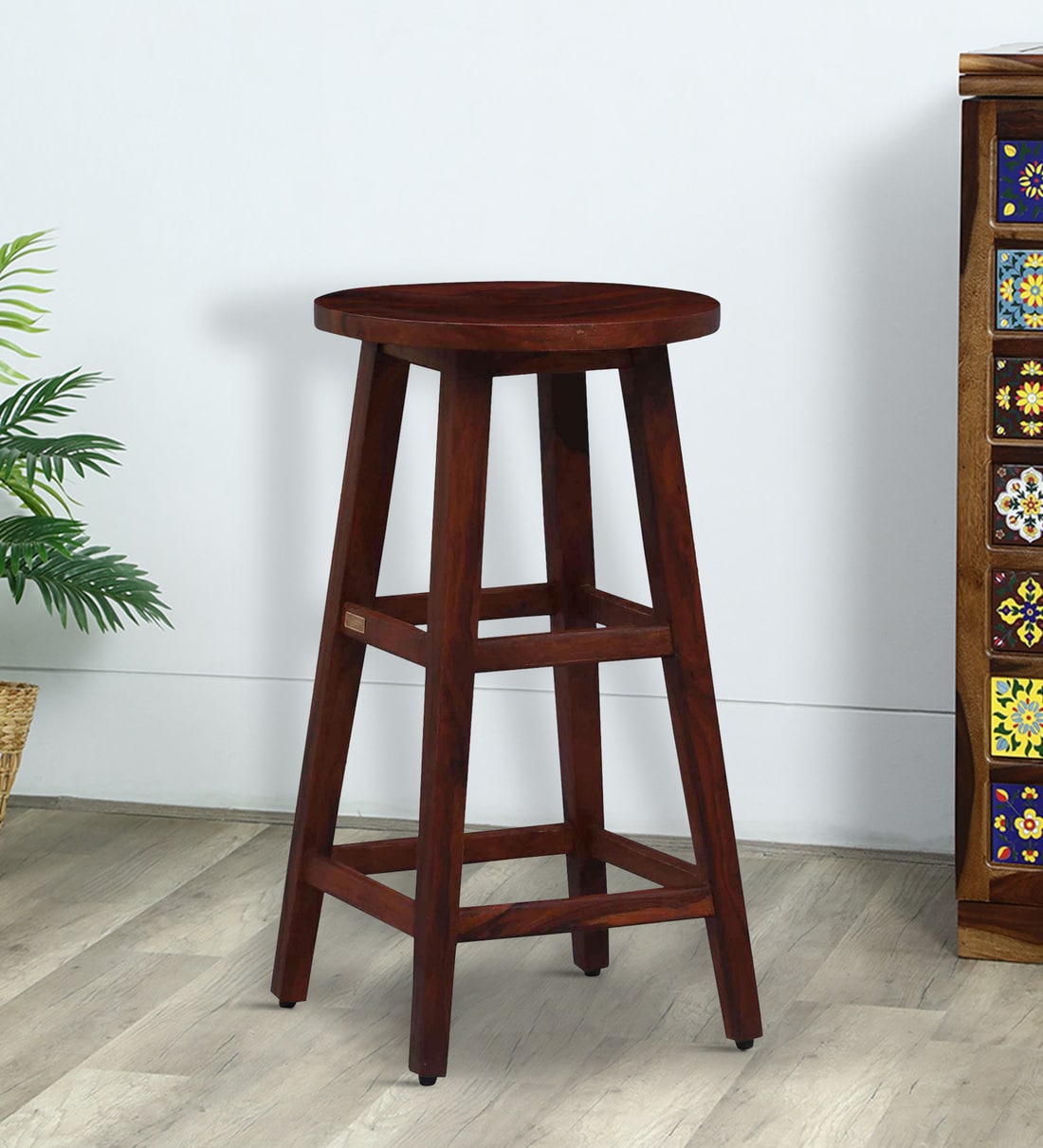 Small wooden bar discount stools