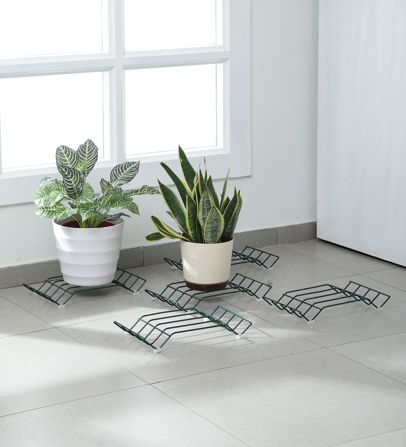 Cocos Green Galvanized Iron Planter Stand (Set Of 5)