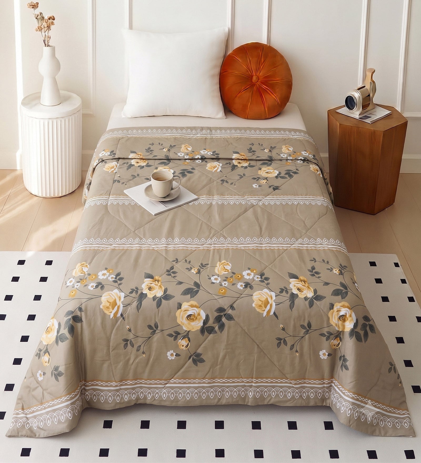 Coffee Polycotton Floral 300 GSM Single Bed Reversible Quilted Comforter