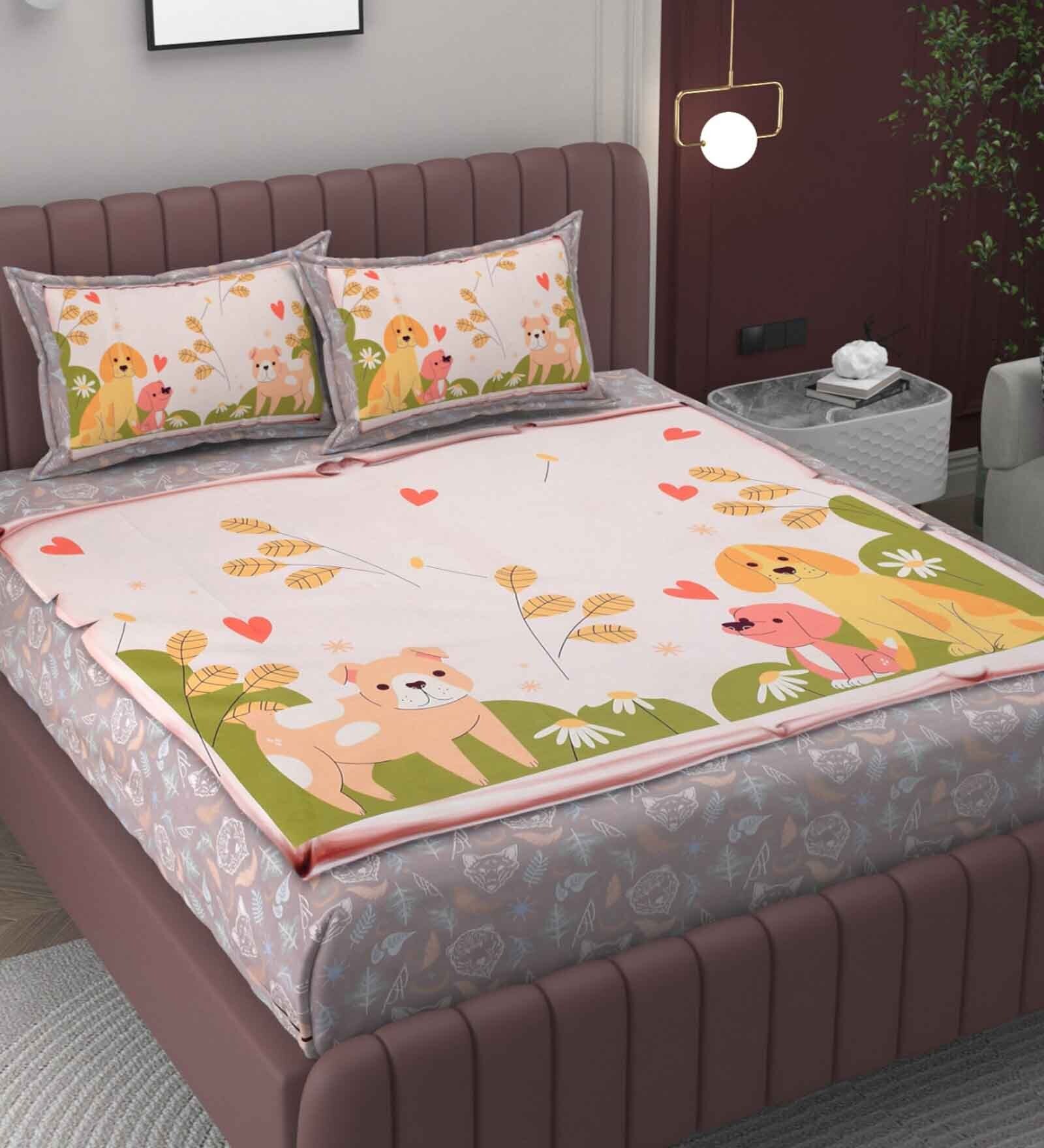 Orange Animal Print 250 TC Microfiber King Sized Kids Double Bedsheet with 2 Pillow Covers