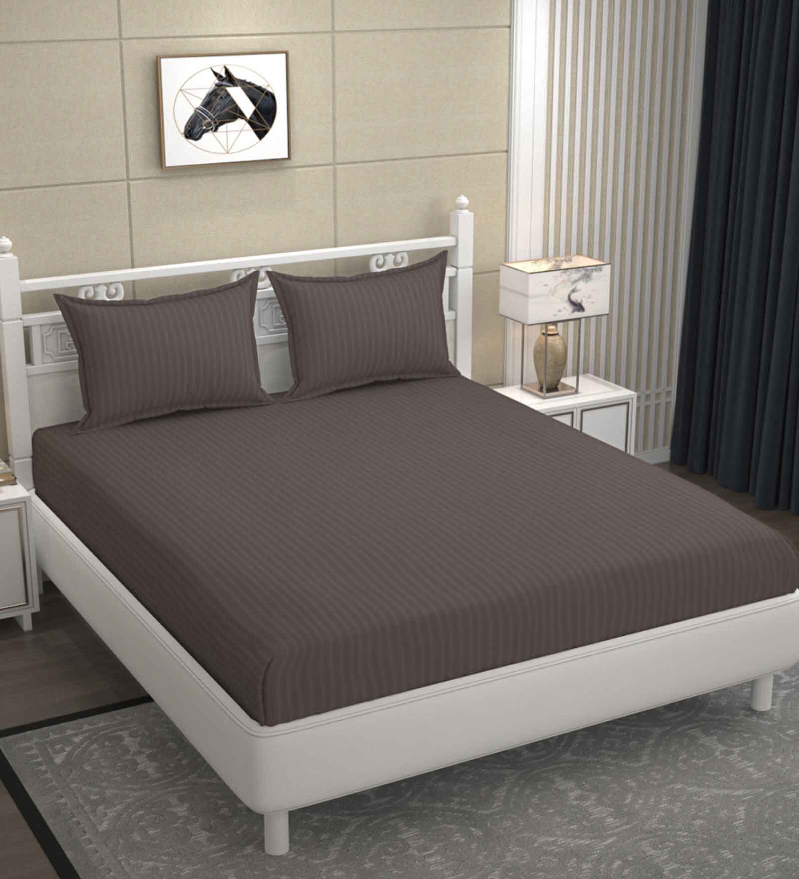Brown Geometric 250 TC Microfiber Super King Sized Double Bedsheet with 2 Pillow Covers