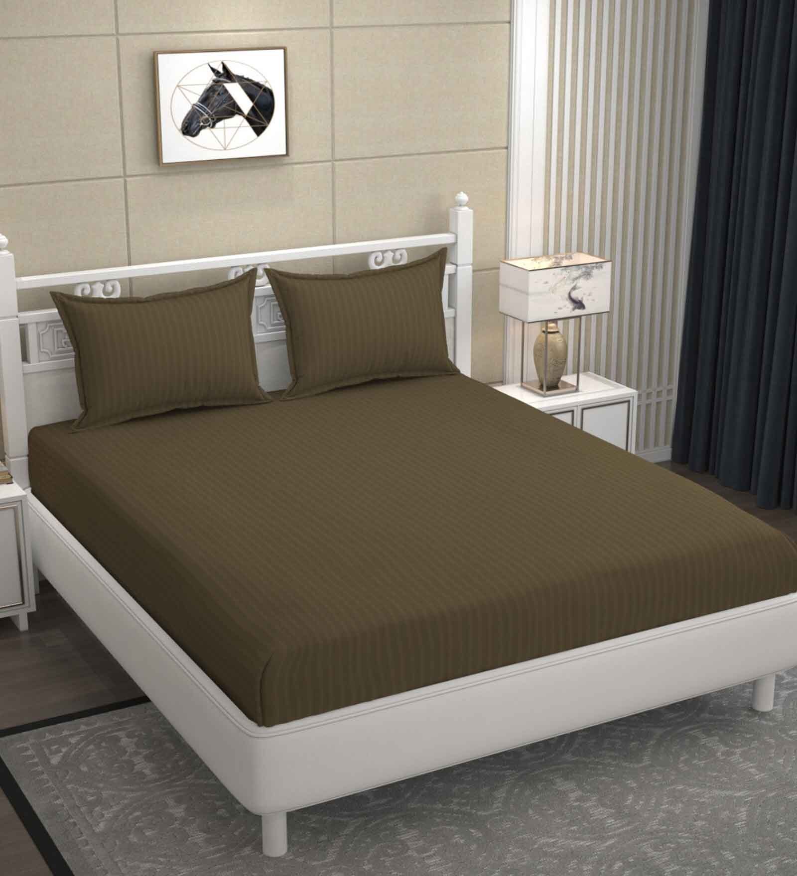 Brown Geometric 250 TC Microfiber Super King Sized Double Bedsheet with 2 Pillow Covers