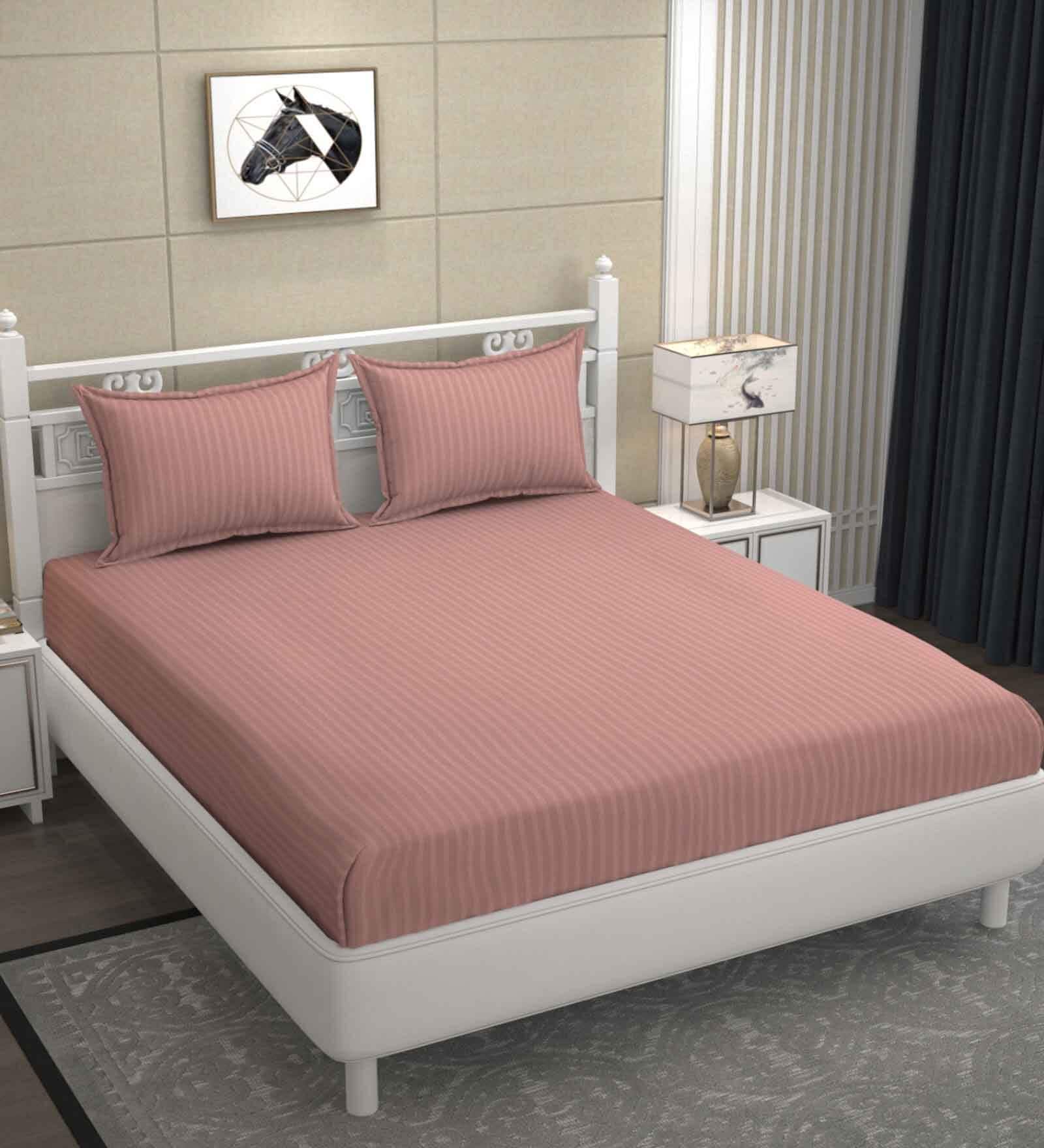 Peach Geometric 250 TC Microfiber Super King Sized Double Bedsheet with 2 Pillow Covers