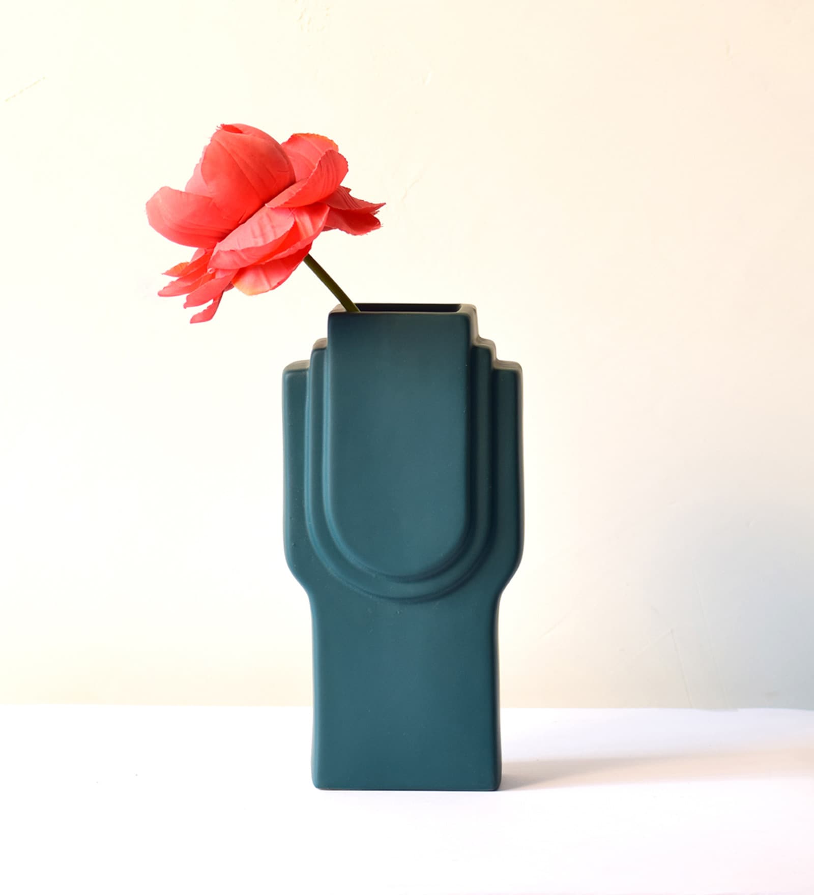 Contour Square Joshaphus Ceramic Table Vase