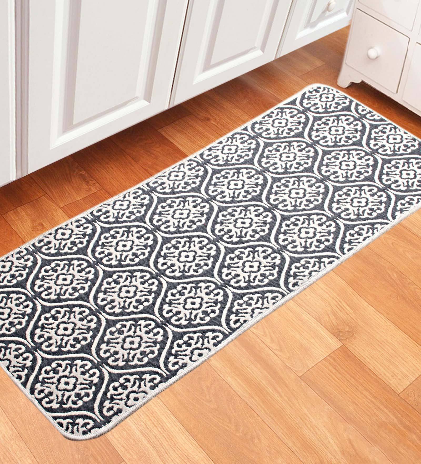 Damask Pattern Cotton 4 X 2 Feet Machine Made Bedside Runner