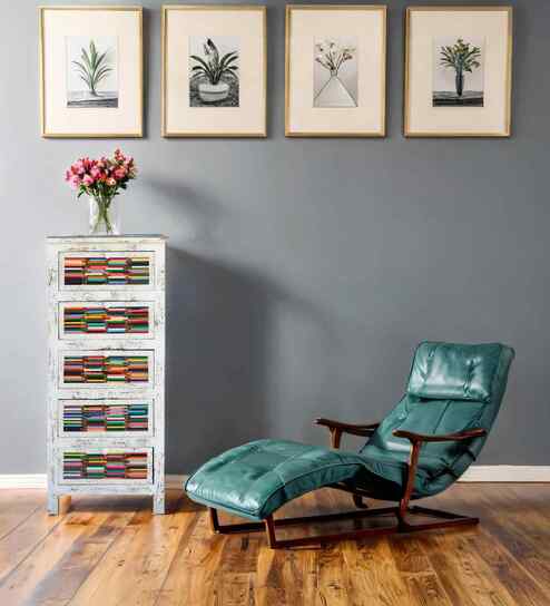 Curvy Solid Wood Chest od Drawers in White Finish