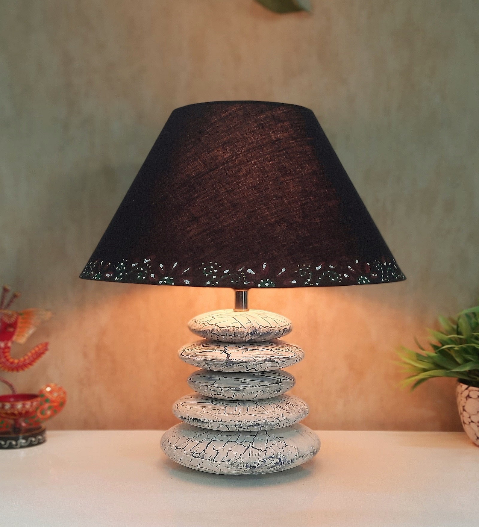 Crackle Affect Stone Finish Wooden with Cotton Shade (White Vintage & Black)