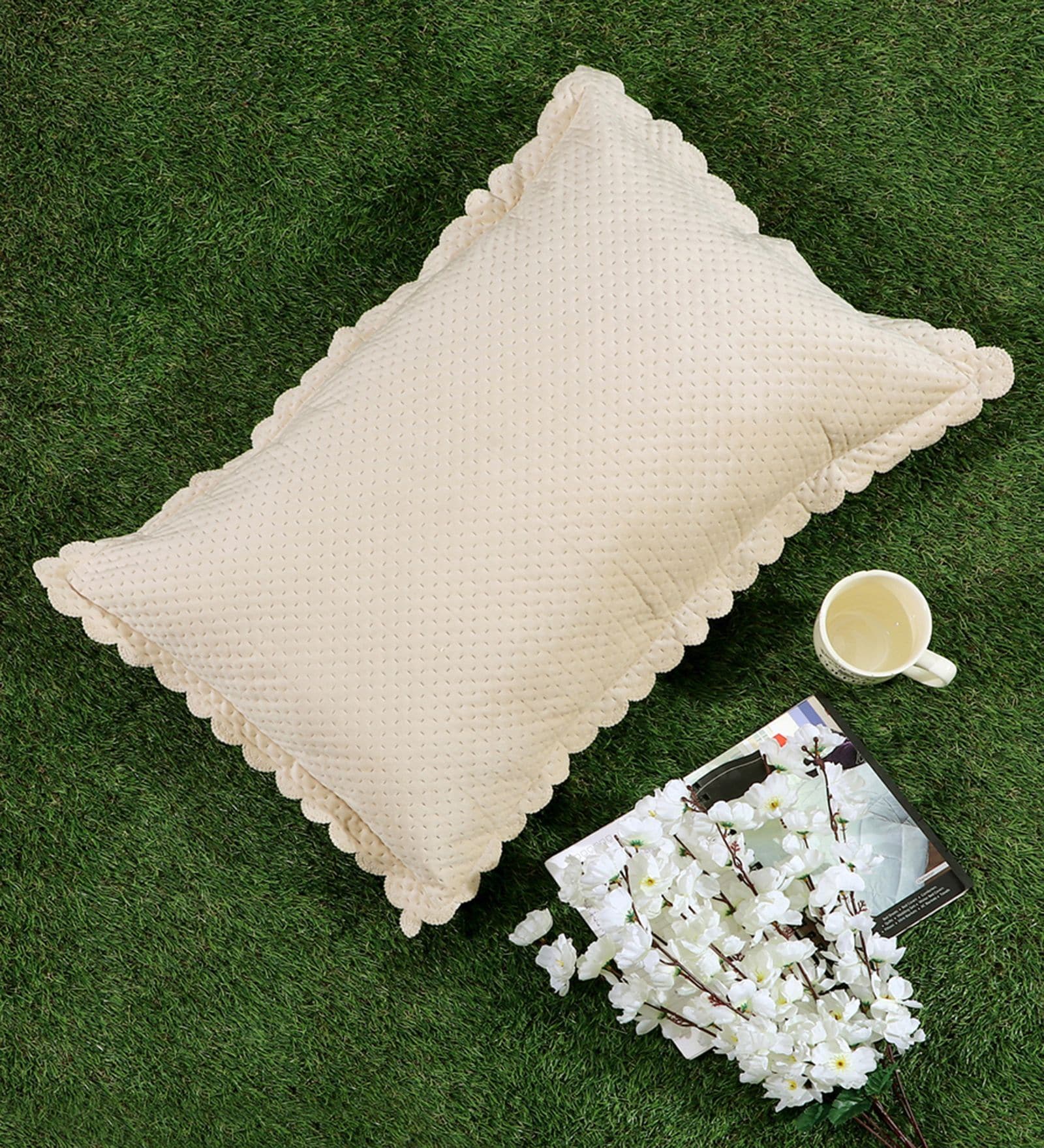 Cream Solid Velvet 27x18 Inches Pillow Cover (1Pc)