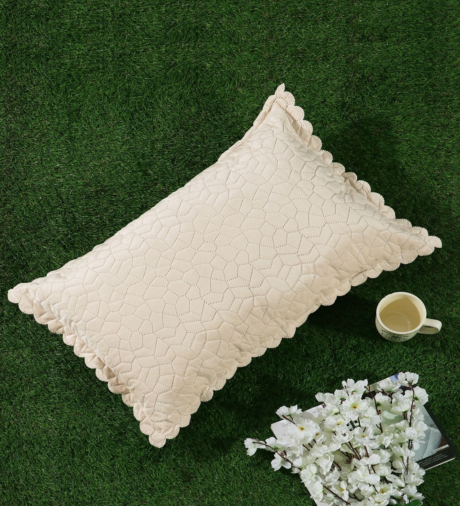 Cream Solid Velvet 27x18 Inches Pillow Cover (1Pc)