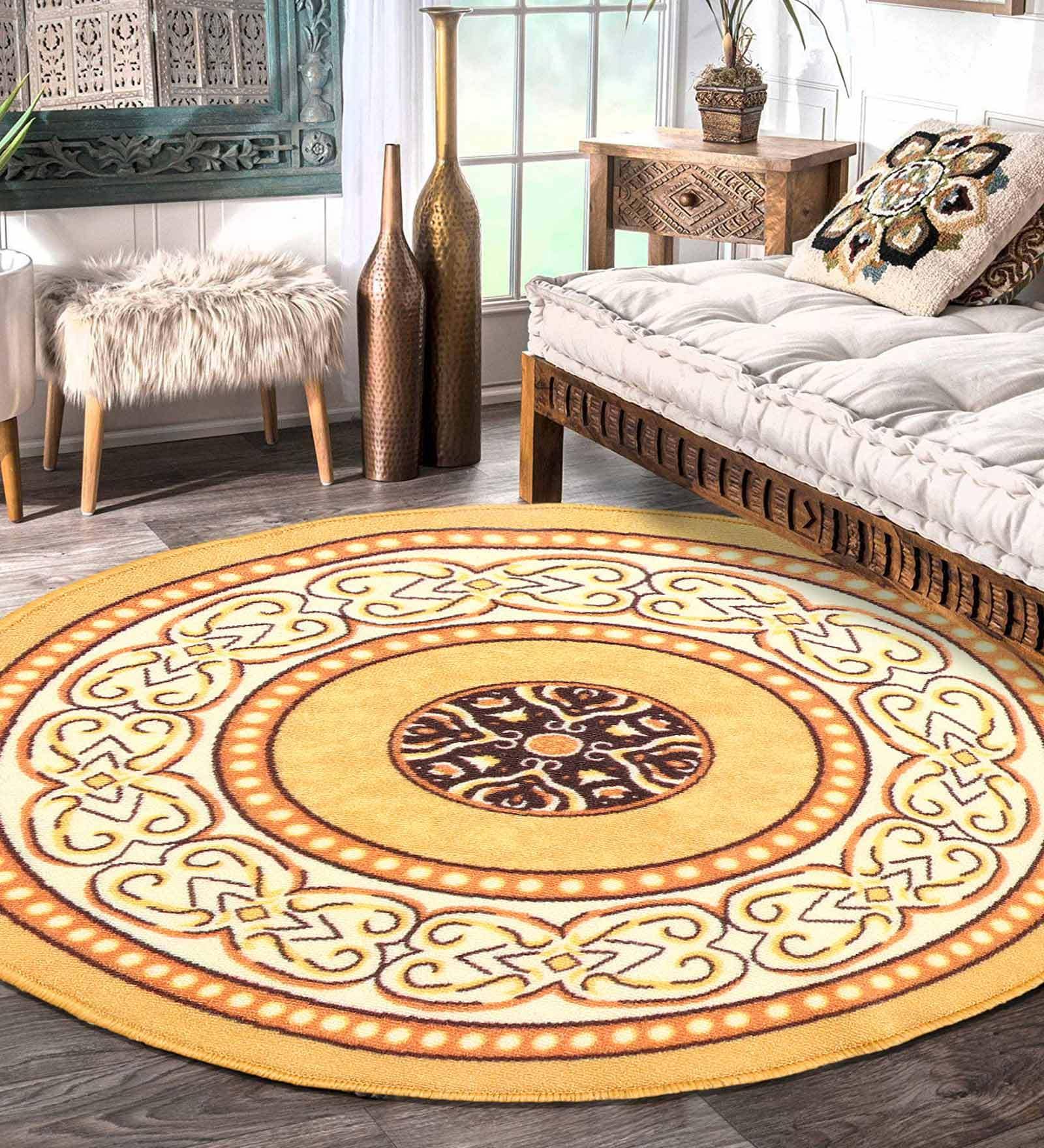 Cream Nylon Traditional 2.5 x 2.5 Feet Machine Made Carpet