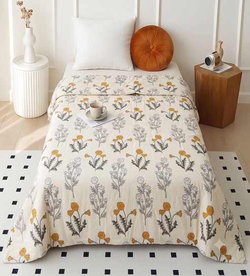 Cream Polycotton Floral 300 GSM Single Bed Reversible Quilted Comforter