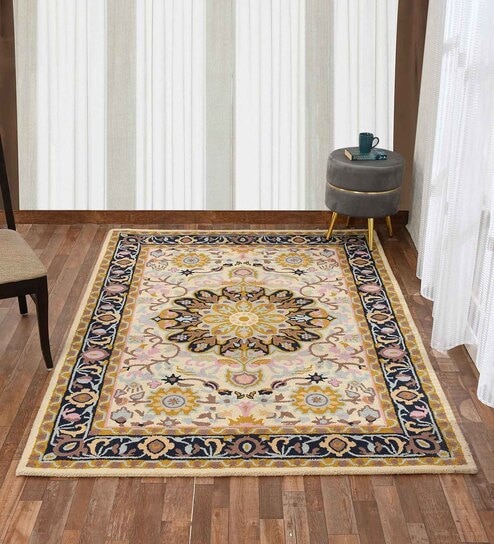 Cream Traditional Wool 6 ft x 9 ft Hand Tufted Carpet