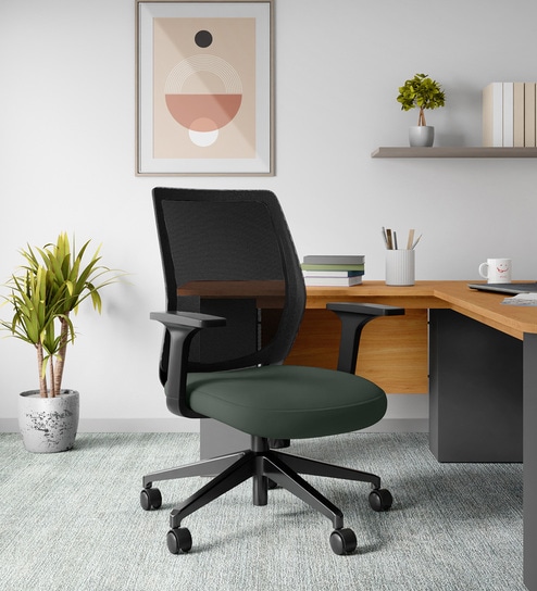 Curv Mesh Ergonomic Chair in Earthstone Finish