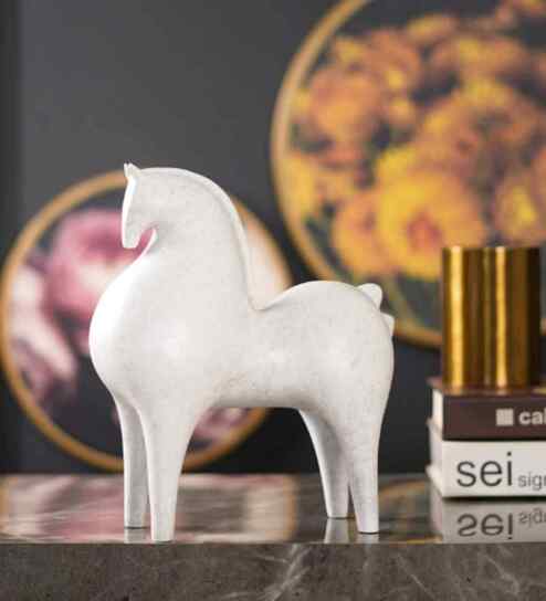 Curvatura Horse White Polyresin Figurine