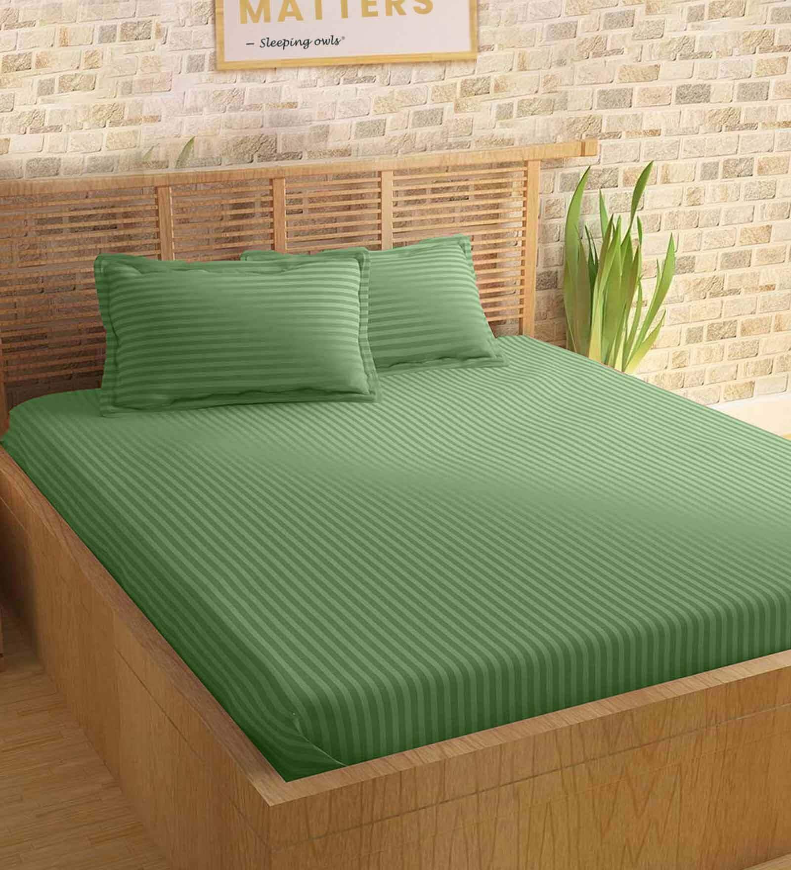 Dark Green Geometric 210 TC 100% Cotton 1 Double King Size Bedsheet with 2 Pillow Cover