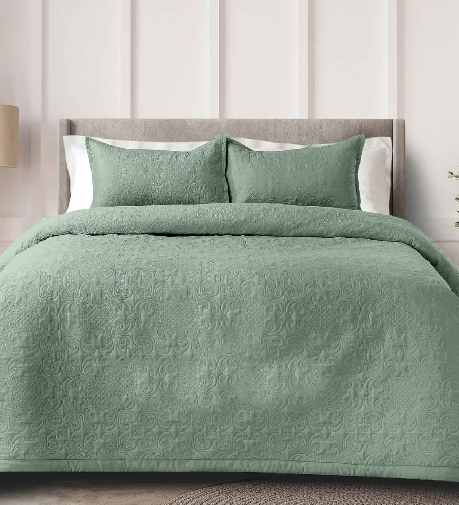 Dark Green Solid GSM 300 Pure Cotton King Size Bedcover With 2 Pillow Covers