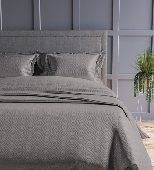 Dark Grey Geometric 300TC Cotton Super King Sized Double Bedsheet with 2 piping Pillow Covers
