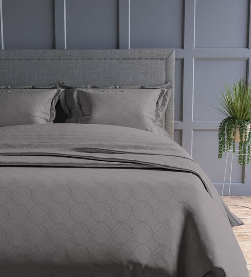 Dark Grey Geometric 300TC Cotton Super King Sized Double Bedsheet with 2 piping Pillow Covers