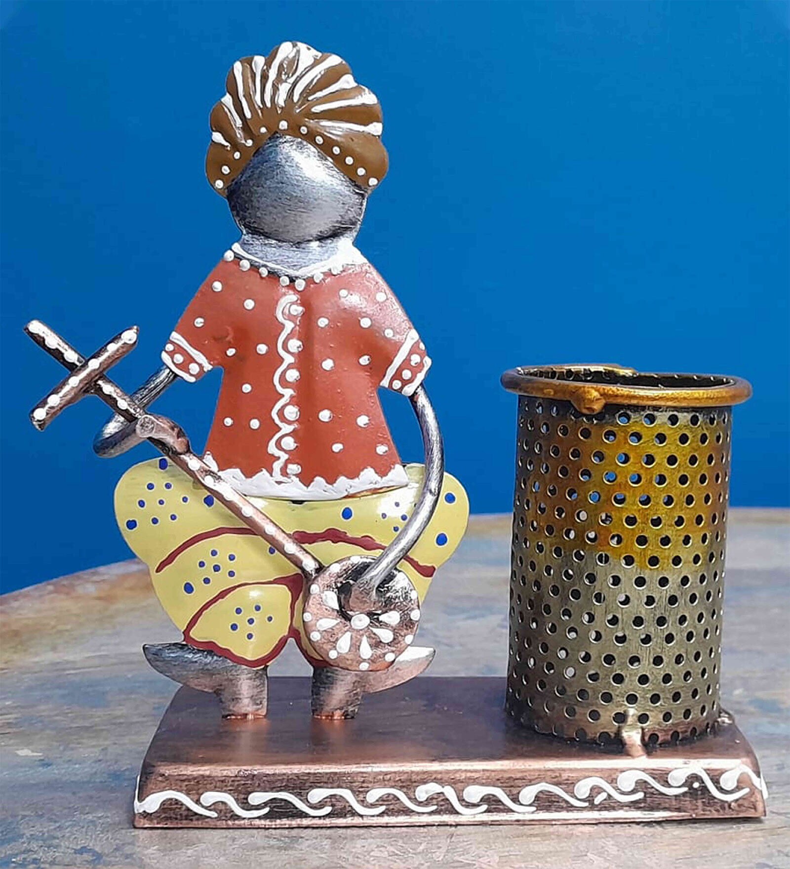Musician Man Metal Pen Stand