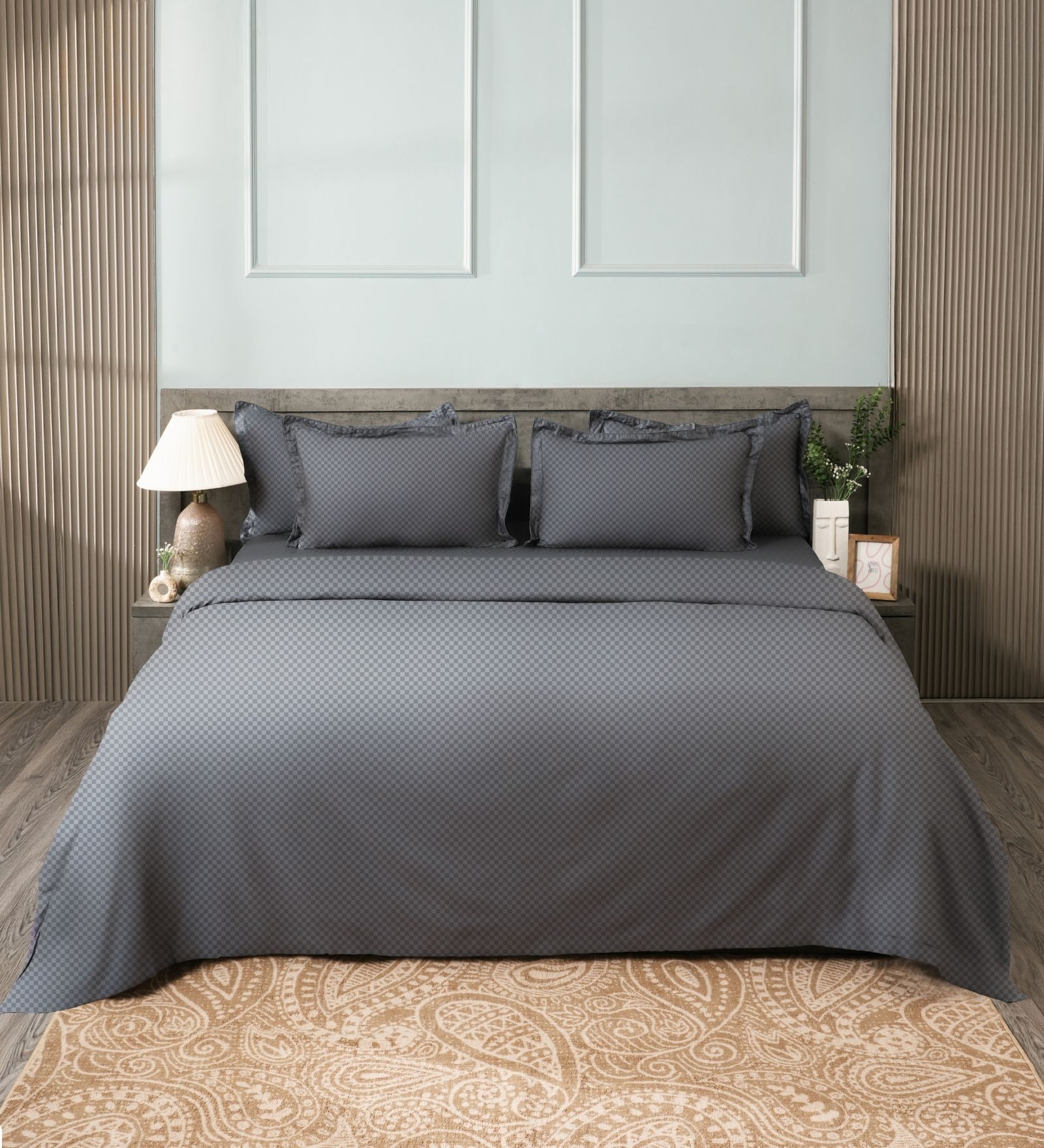 Grey 300TC 100% Cotton Flat Chekered Super King Bedsheet with 2 Pillow Covers