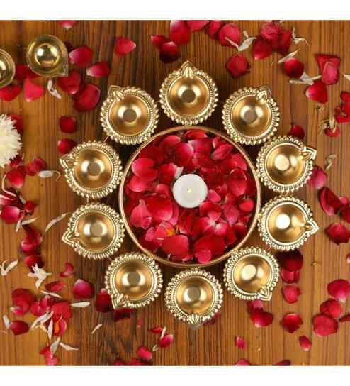 Decorative Beautiful Handcrafted Urli for Floating Flowers and Tea Light Candles Decorative Showpiece