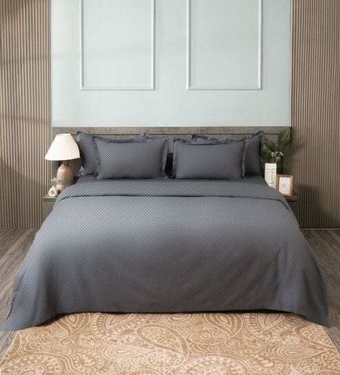Grey 300TC 100% Cotton Flat Chekered Super King Bedsheet with 2 Pillow Covers