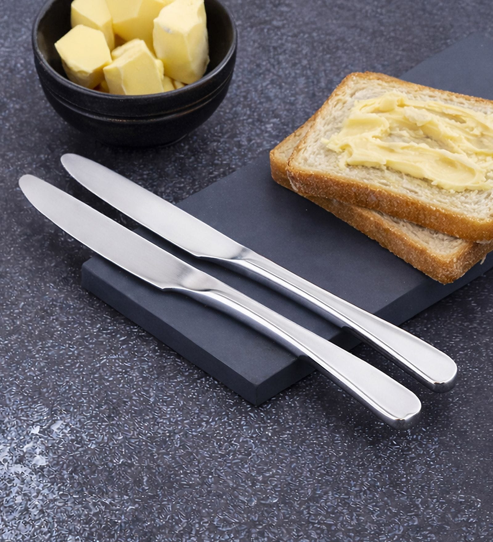 Dora 18/8 Stainless Steel Dinner Knife Set of 2