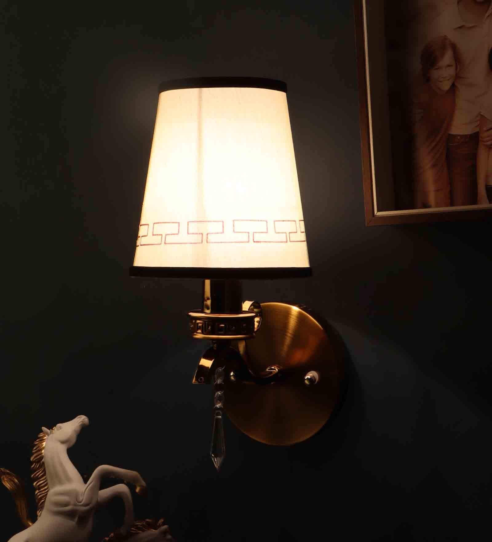 Como Metal Wallchiere (Brass)