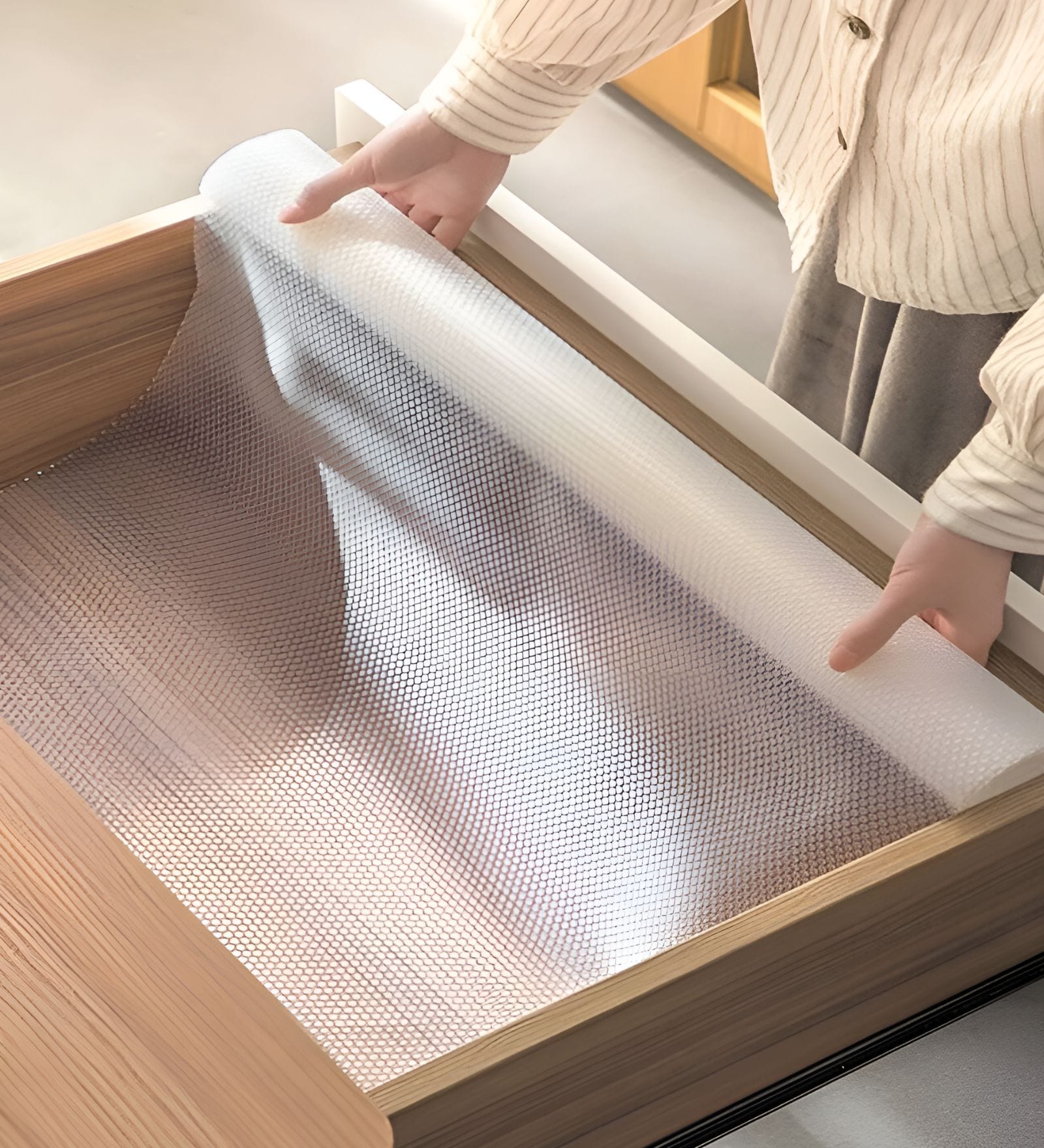 Dotted Anti Slip Shelf Liner 45.7 x 150 cm