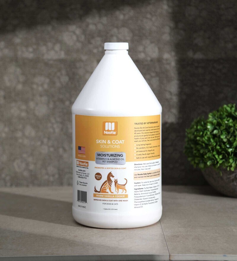 Buy Dog Moisturizing Warm Vanilla Cookie Shampoo, 3.8 Ltr by Nootie