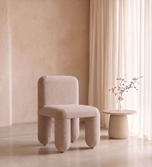 Dreoven Sculpt Lounge Chair In White Colour