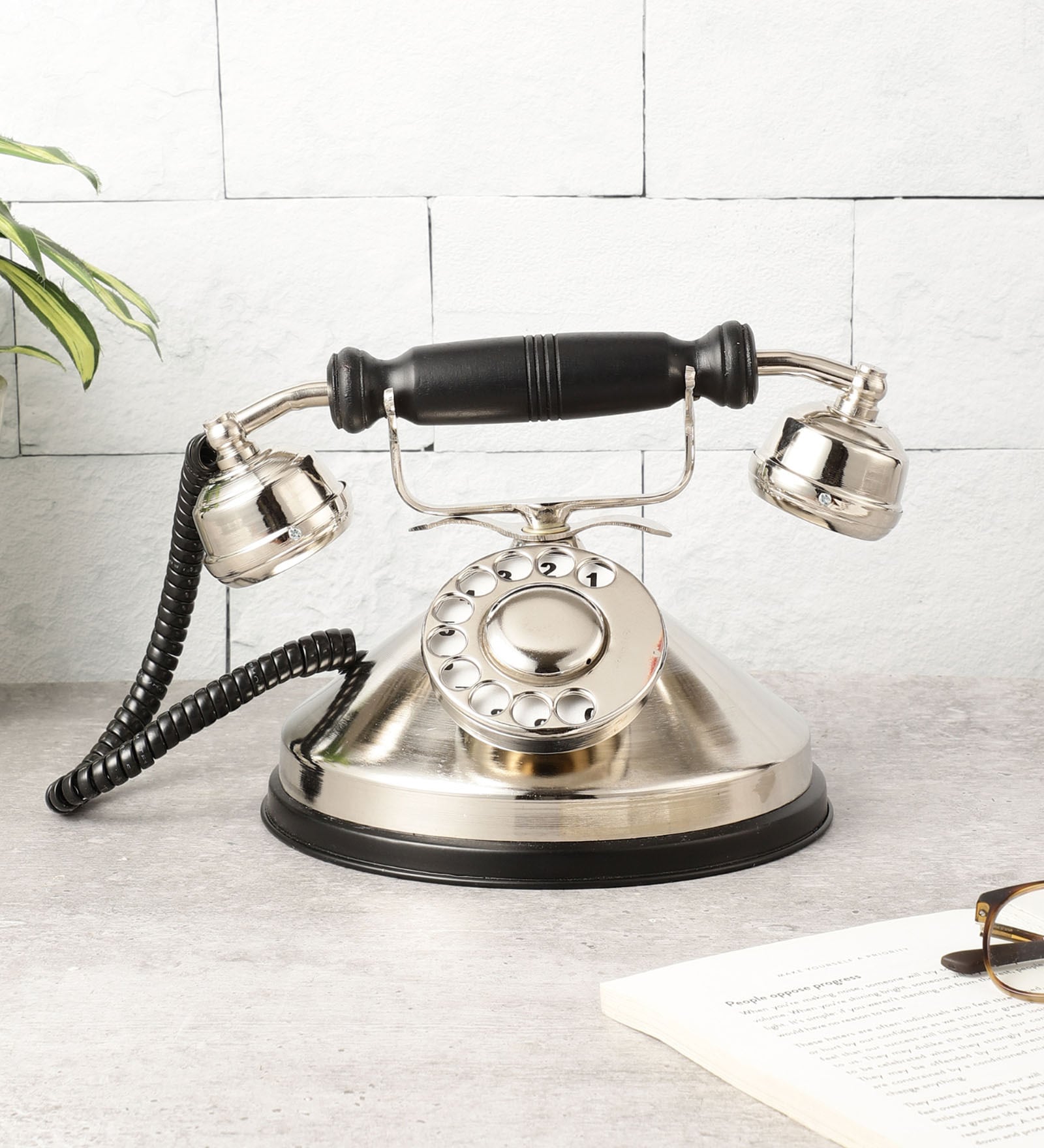 Vintage Looking Phone Black Brass
Showpiece