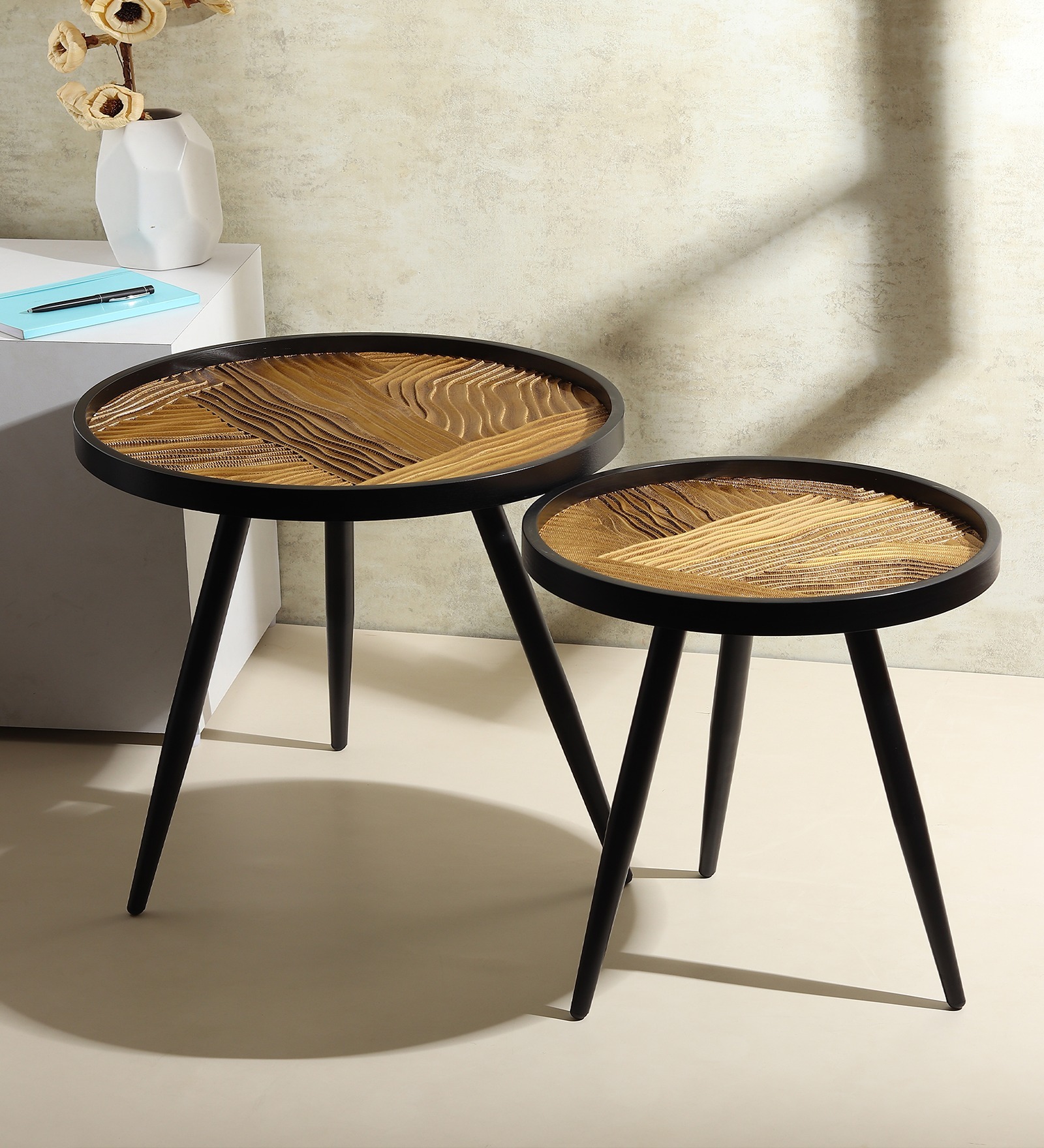 Dune End Table Set of 2 In Gold & Black Finish