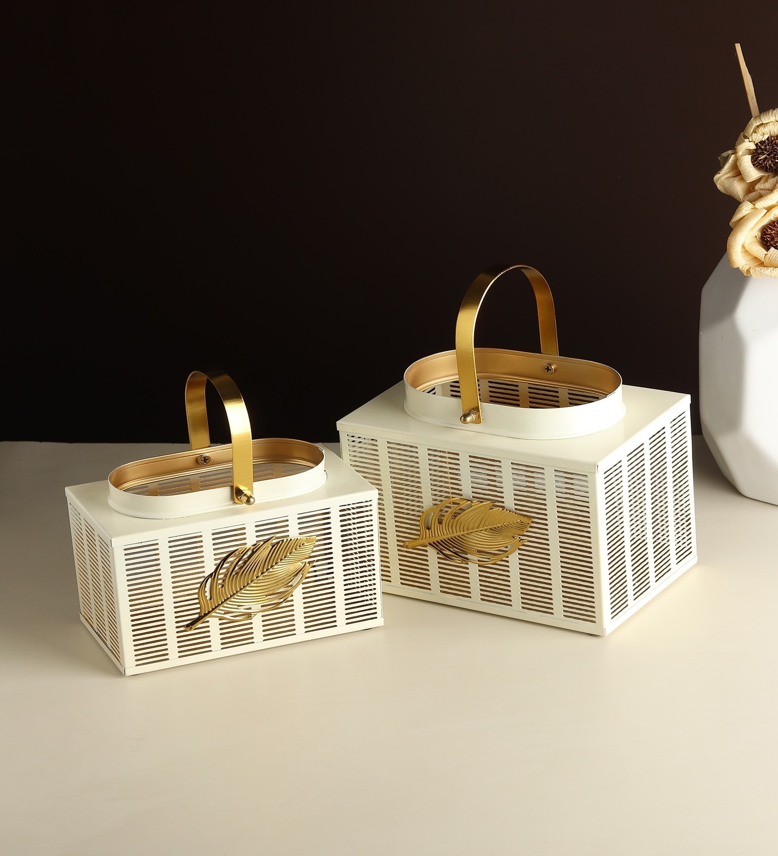 Ivory Eaves Lanterns Set