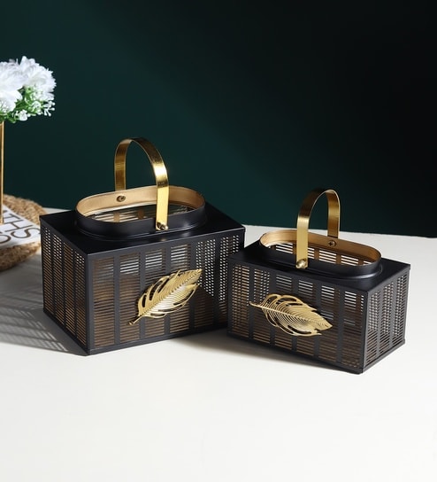 Black Eaves Lanterns Set