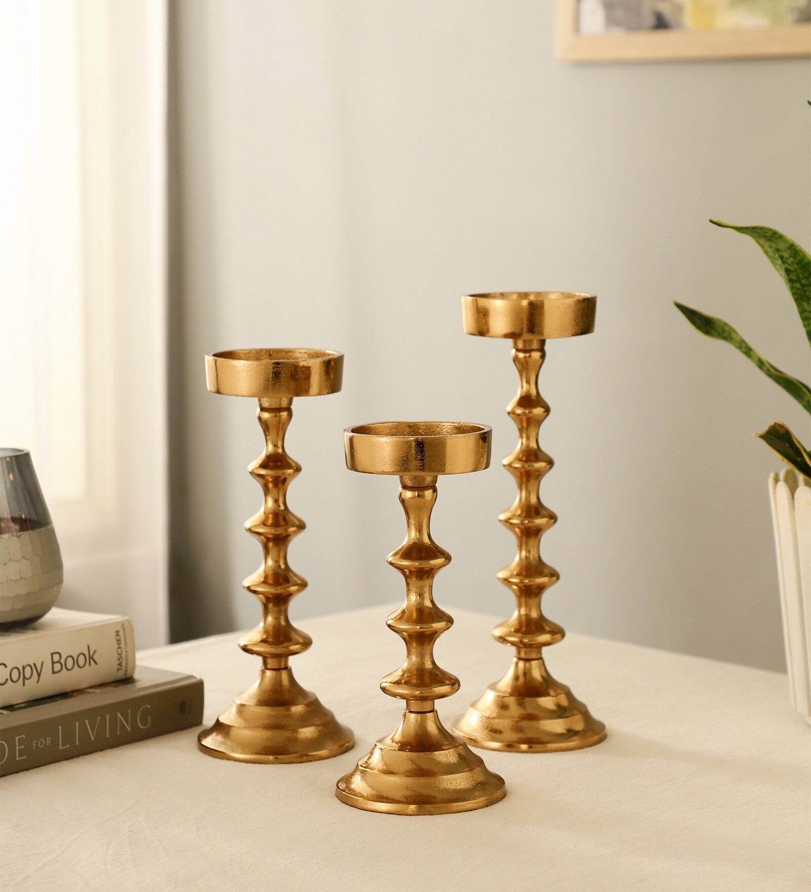 Ebon Whisper Candle Holders Set Of 3 In Gold