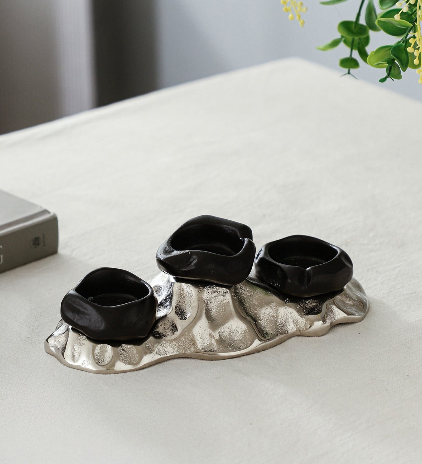 Eclora T-Light Holder In Black