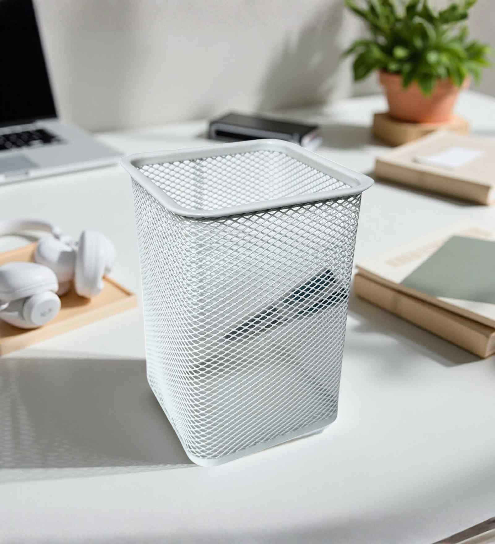 Ecru White Square Metal Mesh Pen Stand