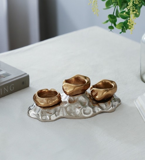 Eclora T-Light Holder In Gold