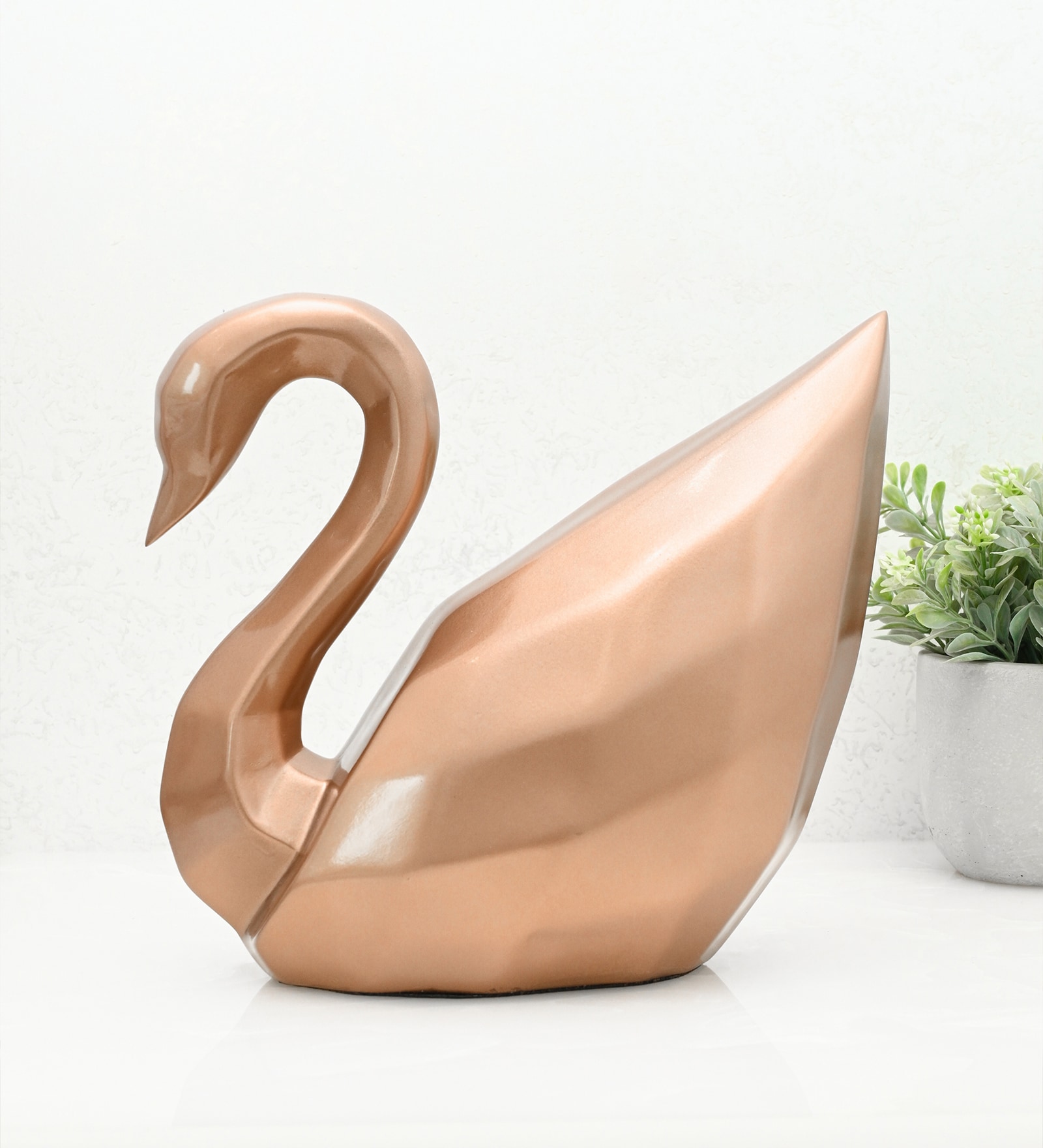 Elegant Swan D cor Rose Gold Resin Figurine