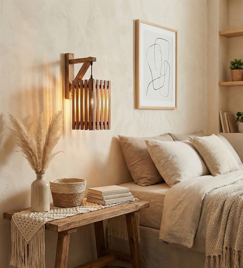 Eleganrt Wooden Novelty Wall Light (Natural Wood)