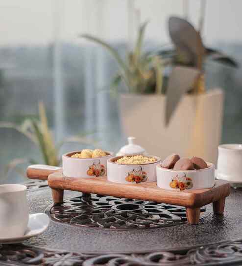 Elegant Wooden Appetizer Platter