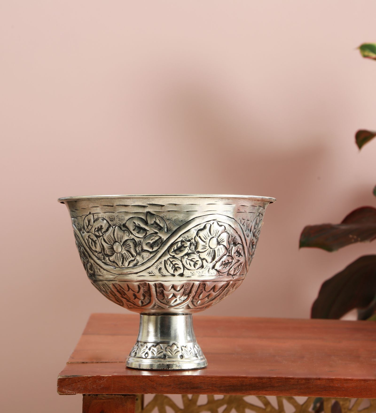 Etched Silver Silver Iron Fruit Bowl
