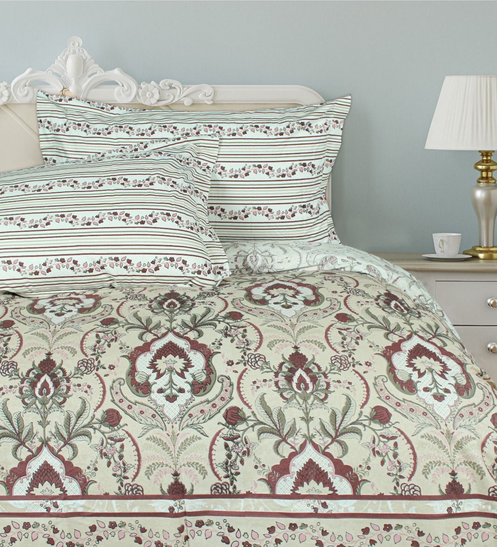 Fawn Ethnic Print 180 TC Cotton King Bedhseet 2 pillow covers