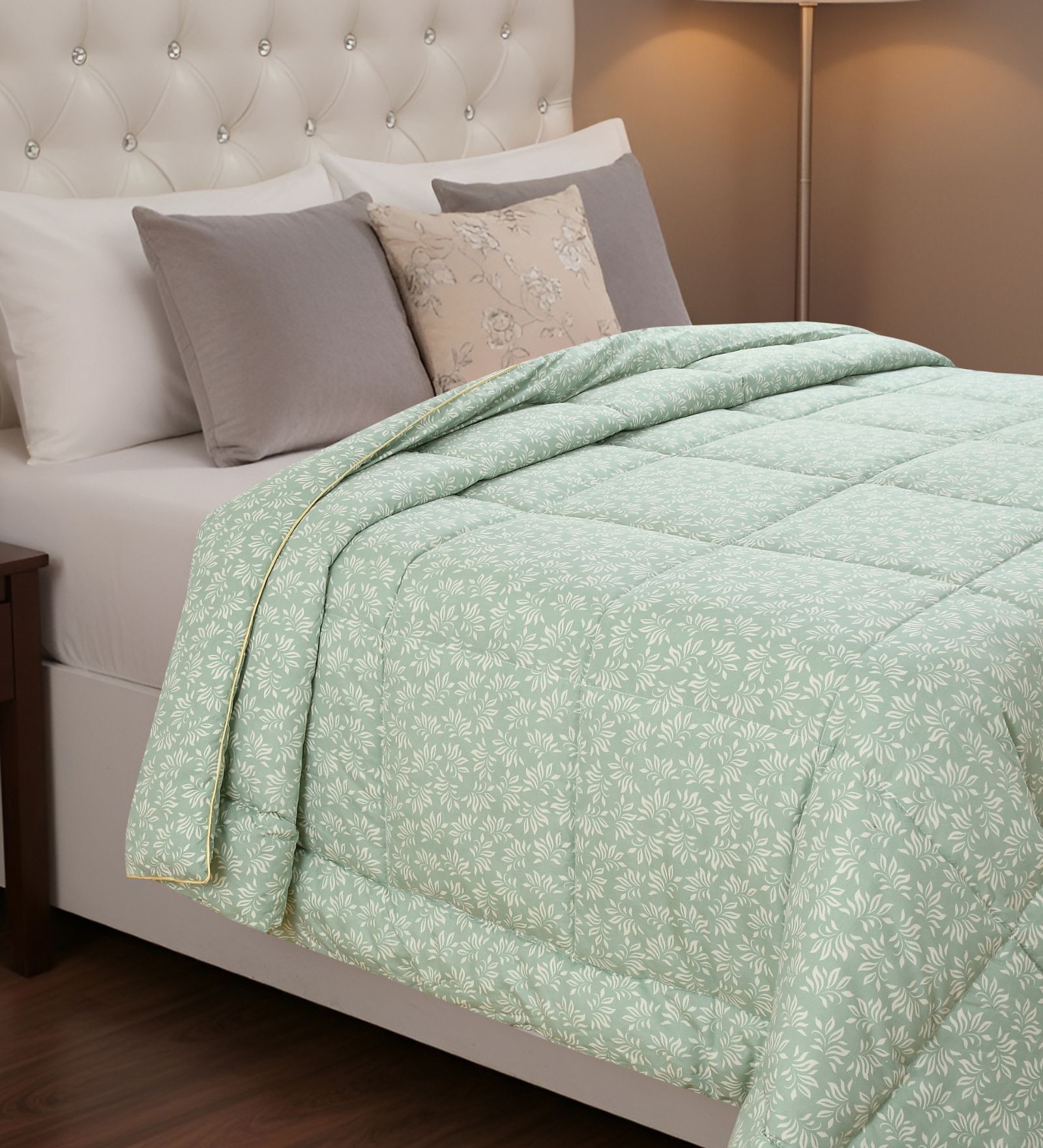 Green Minimal Print Goose Down Filling 230 GSM Double Bed AC Comforter
