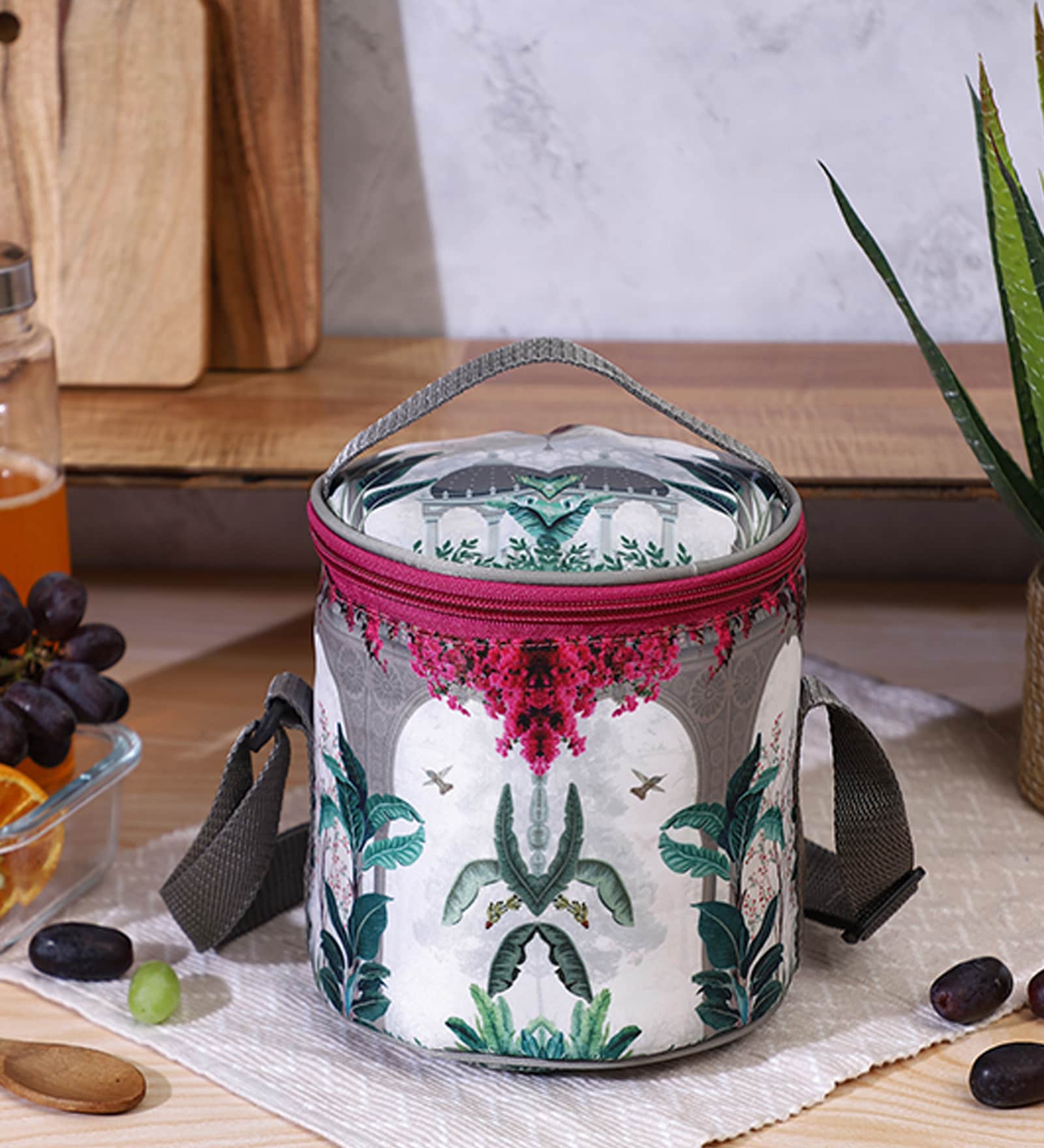 Fort Design & Green Leaves Printed Round Insulated Lunch Bag