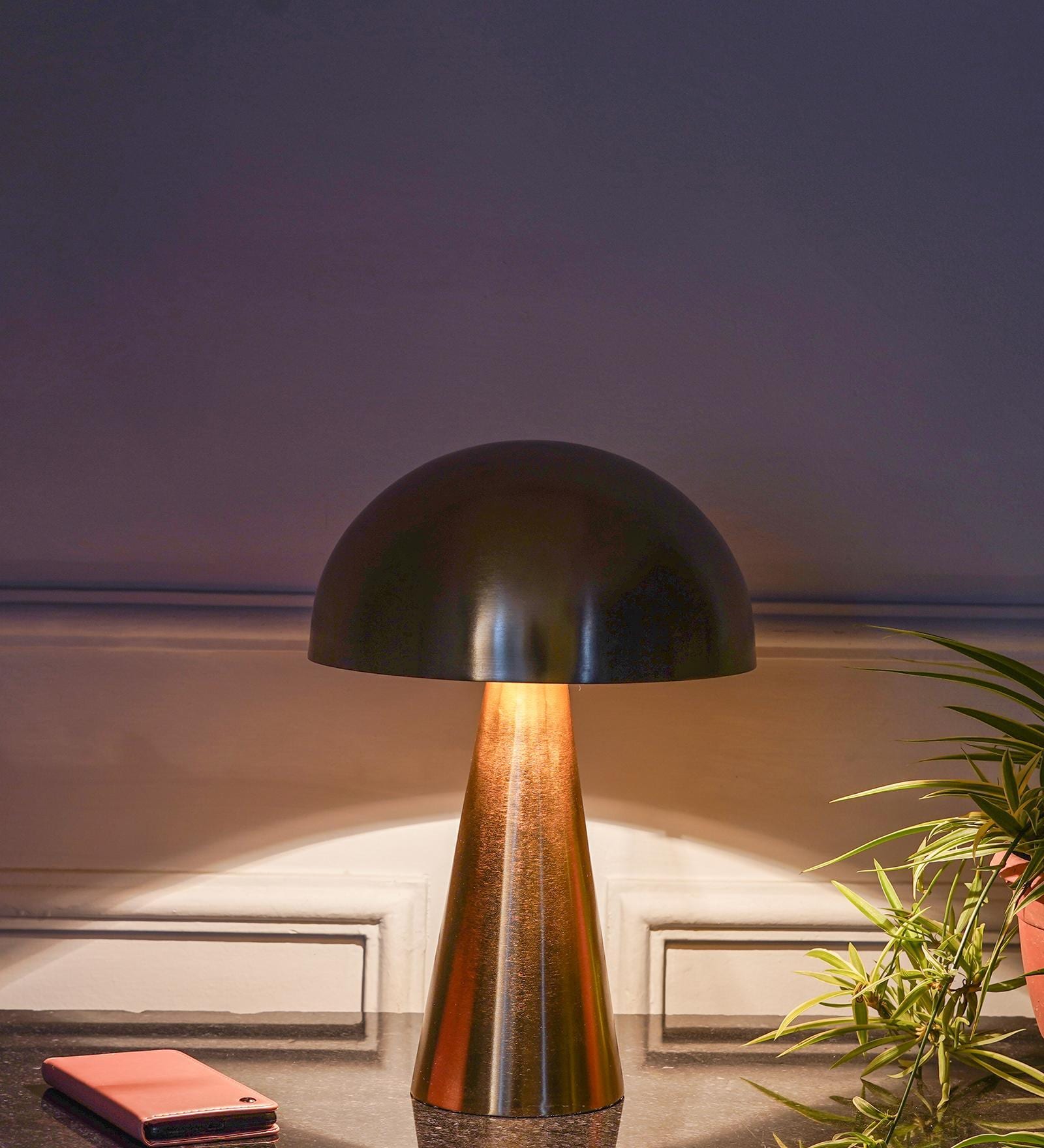 Fungo Metal Table Lamp (Brass)